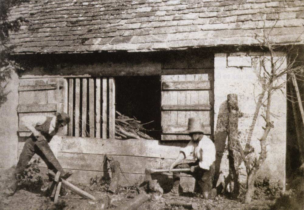 Caloytpe d'Henry Fox en noir et blanc montrant une maison et un paysant