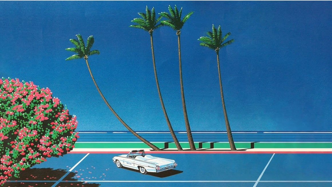 Œuvre d'Hiroshi Nagai où l'on voit un cabriolet garé sur un parking au bord de la mer. Des palmiers et des fleurs sont présents.